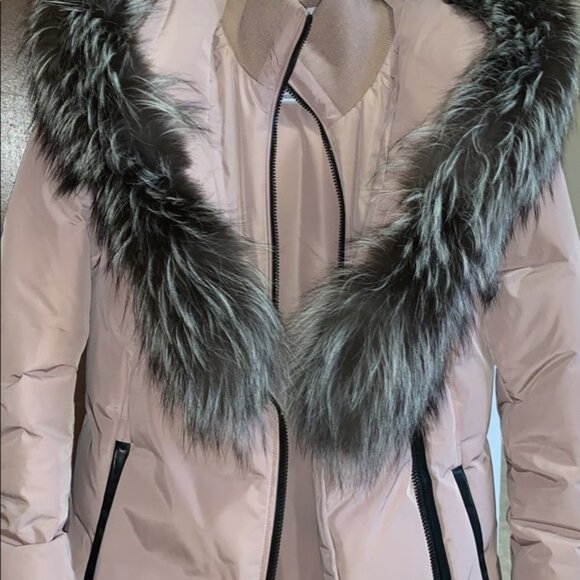MACKAGE Soft Pink Adali Silver Fox Fur Signature Collar Down Coat - Picture 5 of 12